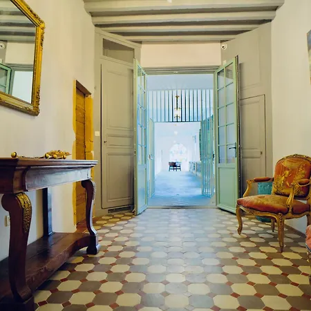 Chateau De Rance Bed & Breakfast 4*