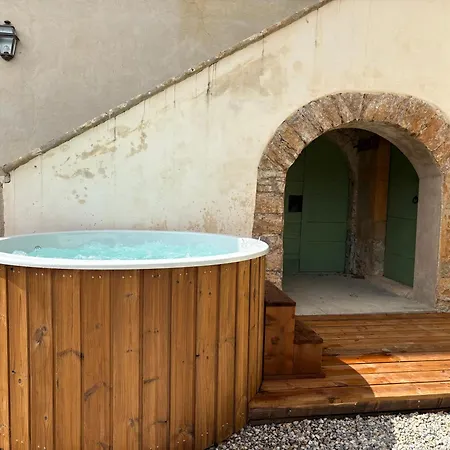Chateau De Rance 4* Genay (Rhone)